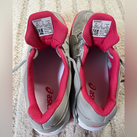 ASICS Women's Tennis Shoes LIKE NEW - Picture 5 of 7